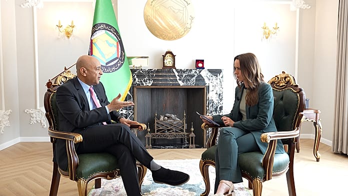 Hormuzi-szoros lezárásáért Iránt teszi felelőssé az Öböl-menti vezető