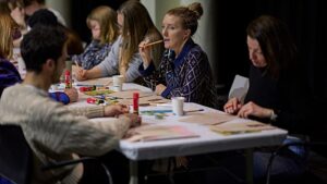 Digitális detox: offline klubok Hollandiában képernyőmentes ismerkedést kínálnak