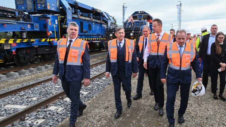 Budapest-Belgrád vasútvonal: a magyar félre mutogatnak a szerbek