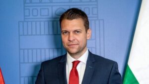 Menczer Tamás: Nem fogjuk hagyni, hogy Zelenszkij, az ukránok és a Tisza közösen tönkretegyék Magyarországot + videó