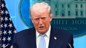 Trumpnak elege lett: hadihajókkal veszi blokád alá a Hormuzi-szoros forgalmát