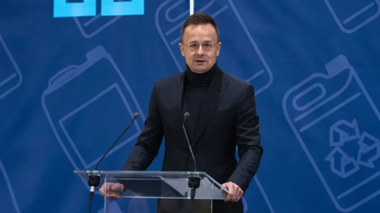 Szijjártó Péter: A választás tétje többek között a rezsicsökkentés fenntartása