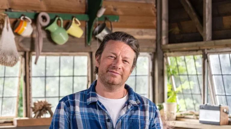 Jamie Oliver megkongatta a vészharangokat, elege van a multikból és a magas adókból