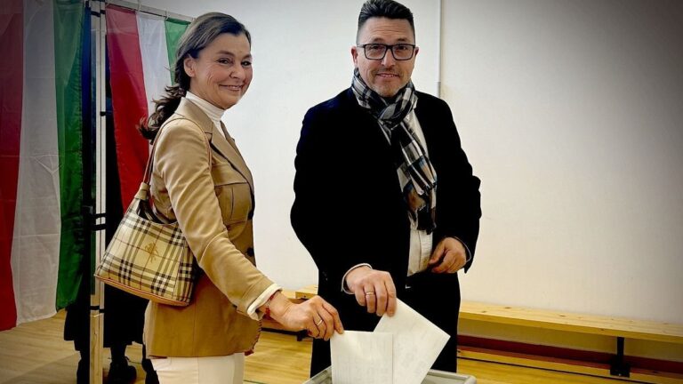 Ákos is leadta szavazatát