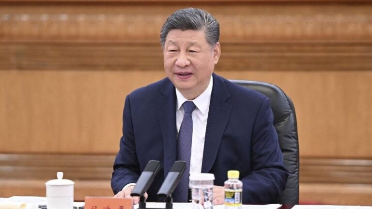 Kína határozott fellépést sürget a Hormuzi-szoros kapcsán