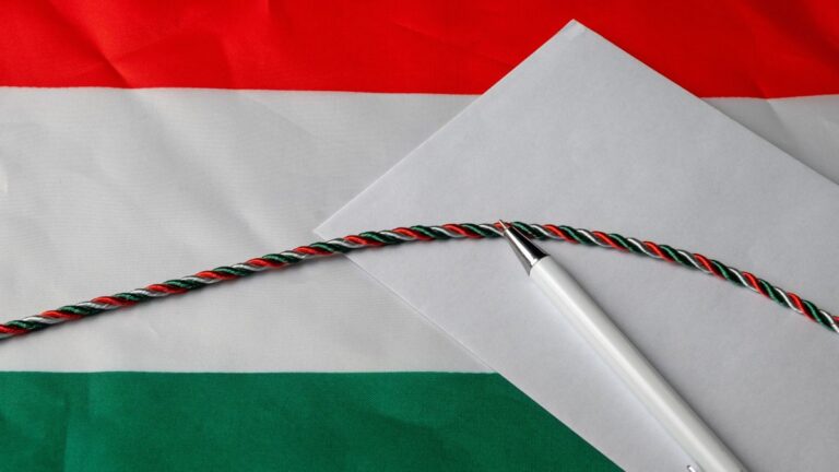 Hétfőtől a külképviseleteken és a választási irodákban is pótolható a szavazási levélcsomag