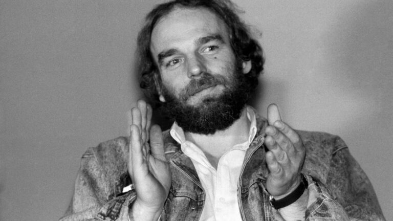 Mezítlábas szabadságkeresés – ma 35 éve hunyt el Csengey Dénes