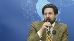 „Bizarr összeesküvés-elmélet” – Philip Pilkington nekiment Panyi Szabolcsnak