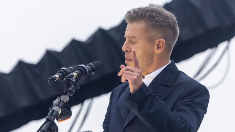 Gulyás Gergely: Méltatlan és kisstílű, hogy Magyar Péter napok óta a fideszes Ágh Pétert szidalmazza