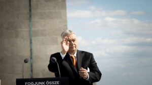 Gulyás Gergely: Orbán Viktor személye a garancia a rezsicsökkentésre és a békepolitikára