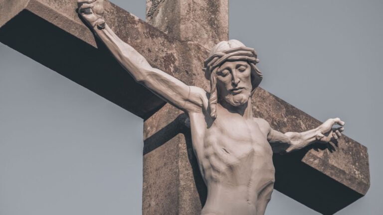 Nagypénteki misztérium – Mi történik a szertartáson?