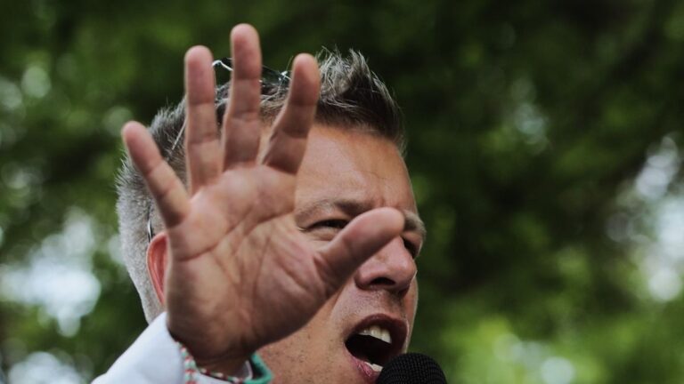 Félrevezető választási útmutatót terjeszt Magyar Péter embere + videó