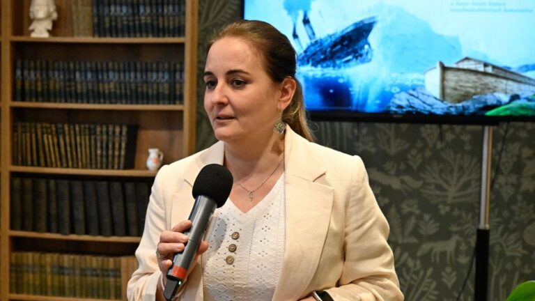 Máthé Zsuzsa: Minden korban komoly veszélyt jelent a politikai manipuláció