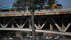 Korlátozhatták a villamosforgalmat a Petőfi hídon – hallgat a BKK