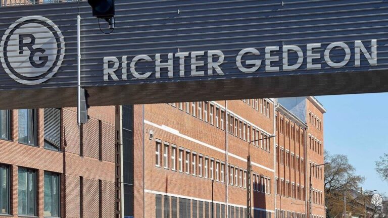 Megszólalt a Richter-vezér: elmondta a véleményét a leendő Magyar-kormány terveiről és fontos részleteket árult el az osztalékfizetésről is