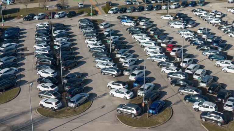 Rekordot döntött a használtautó-piac, új topmárkája van a hazai vevőknek