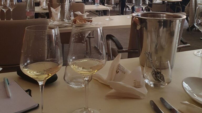 Bortörténelmi dokumentum aláírásával ünnepelték a „Badacsony New Yorkban” elnevezésű rendezvény tizenötödik felvonását