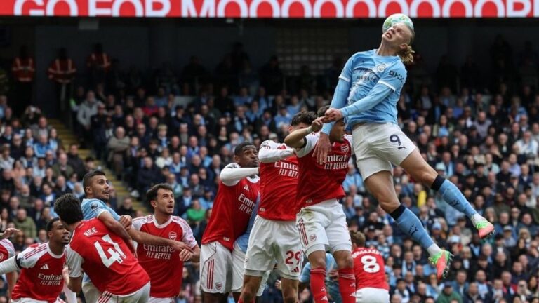 Hihetetlen kapushiba a Premier League csúcsrangadóján