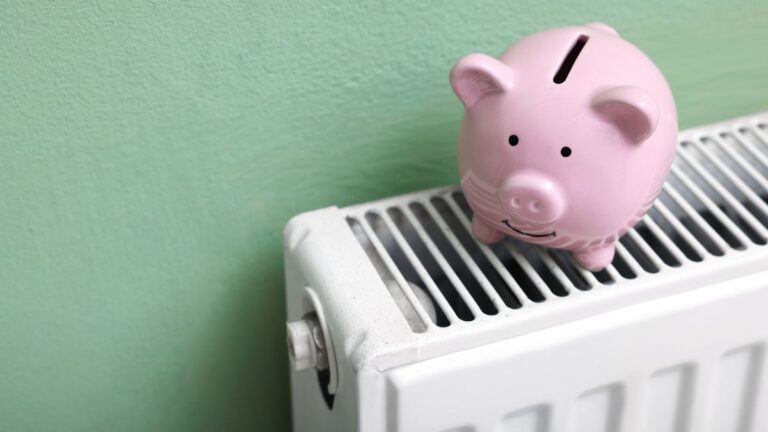 Századvég-felmérés: a többség támogatja a rezsicsökkentés fenntartását és a januári rezsistopot