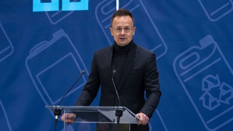 Szijjártó Péter: Minden eddiginél durvább, gátlástalanabb, súlyosabb külföldi titkosszolgálati beavatkozás zajlik a magyar parlamenti választásba