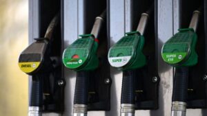 Védett ár: tizenöt európai ország autósainál kerültek jobb helyzetbe a magyarok