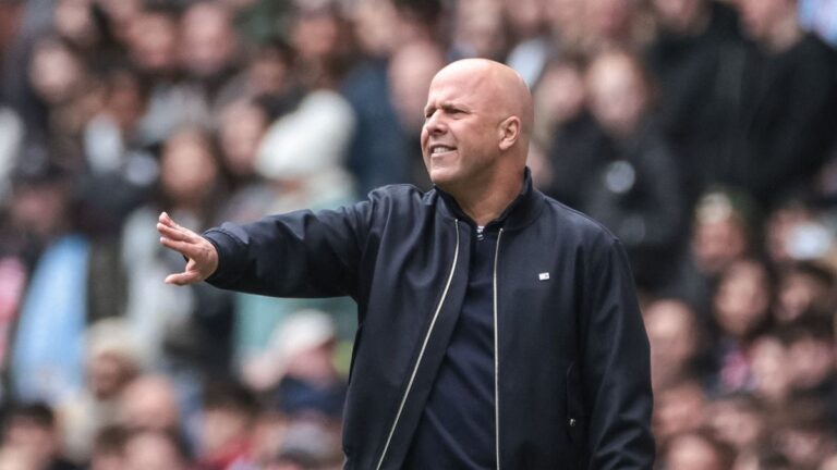 Van esély Pécsi Ármin Premier League-debütálására? Arne Slot a Liverpool kapusairól