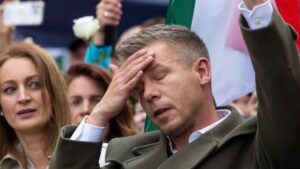 Lebuktak Magyar Péter szervezett provokátorai + videó