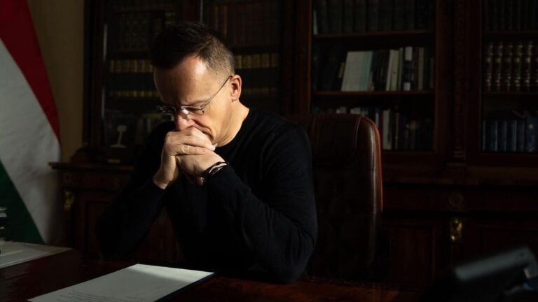 Szijjártó Péter: Magyarország jövőjéről a magyar emberek dönthetnek, nem a külföldi titkosszolgálatok