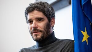 Kétarcú figyelmeztetés