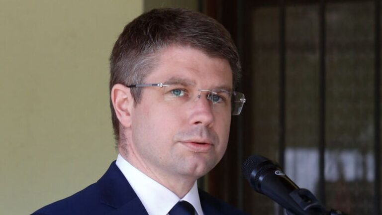 Fidesz Politician Responds After Peter Magyar Accuses Him of Fraud Over Election Results