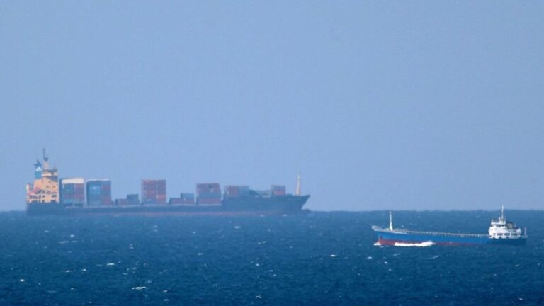 Kínai kőolajszállító tartályhajók haladtak át a Hormuzi-szoroson
