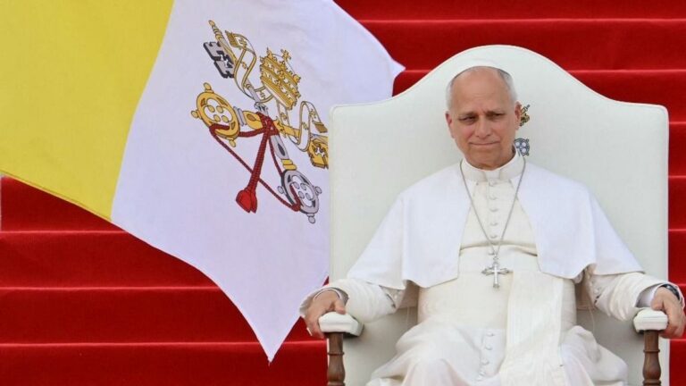 XIV. Leó pápa felemelte szavát a migráció ellen