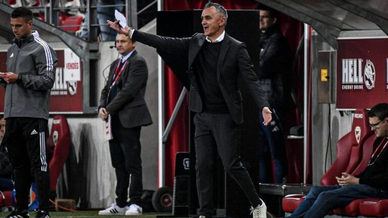 Az NB I-ből kiesett DVTK edzője eltervezte a közös folytatást, mire klubja azonnal kirúgta őt