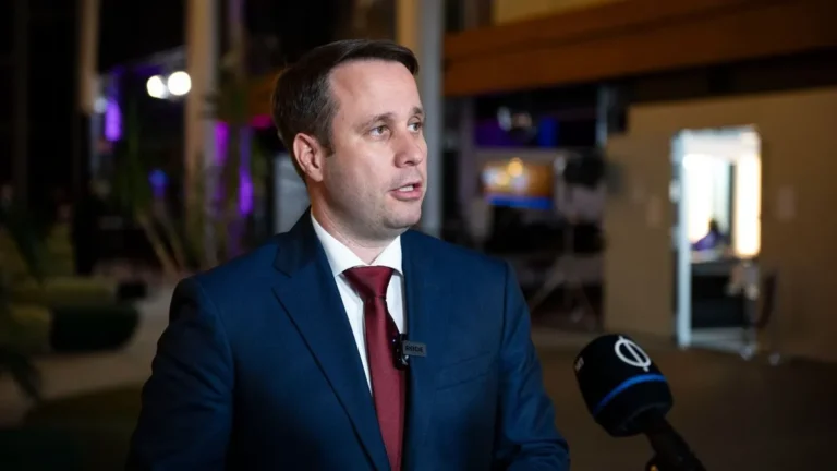 Dömötör Csaba: Visszaszerezzük a bizalmat!