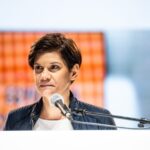 Pottyondy Edina Deák Dániel Partizán-szerepléséről: Berlin eleste után két nappal Mengele doktor asszisztense egy partizánnal beszélget, és az övsömör kezeléséről diskurálnak