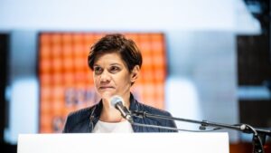 Pottyondy Edina Deák Dániel Partizán-szerepléséről: Berlin eleste után két nappal Mengele doktor asszisztense egy partizánnal beszélget, és az övsömör kezeléséről diskurálnak