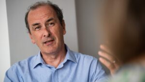 Leszerelteti az arcfelismerő rendszert a kórházakban Hegedűs Zsolt