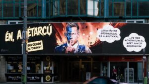 Én, a kétarcú: pert indított az Erste Bank