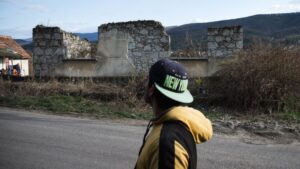 „Az a romos épület az iskola volt” – fényes nappal szedik szét a házakat a drog és bűnözés sújtotta Mátraverebélyben