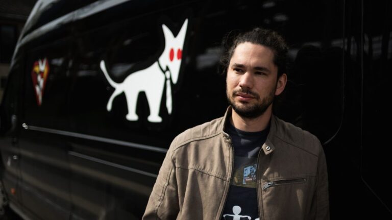 Lemondott a Kétfarkú Kutya Párt pártigazgatója