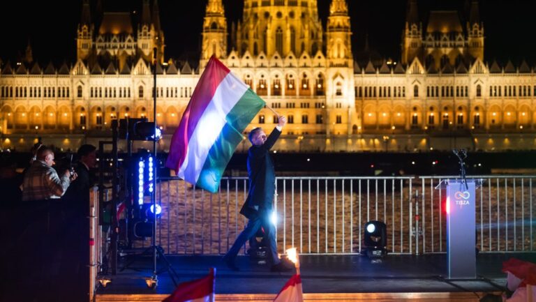 „Kína kész együttműködni az új magyar vezetéssel” – gratulált a kínai miniszterelnök Magyar Péter választási győzelméhez