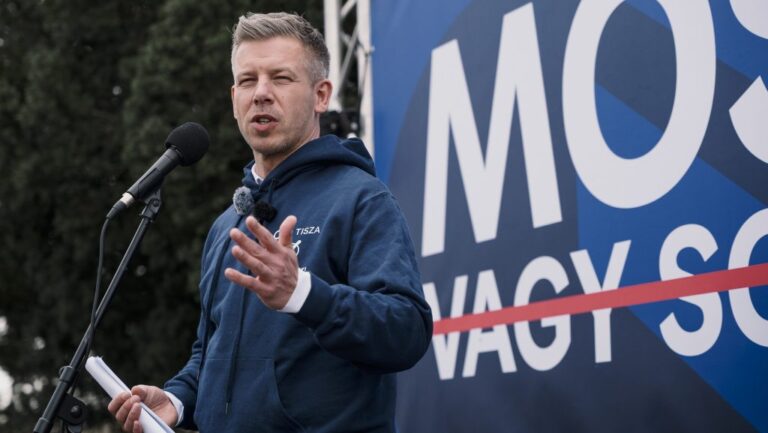 Török Gábor: olyan választókerületekbe is megy az utolsó héten Magyar, ahol nagyon szoros eredmény várható