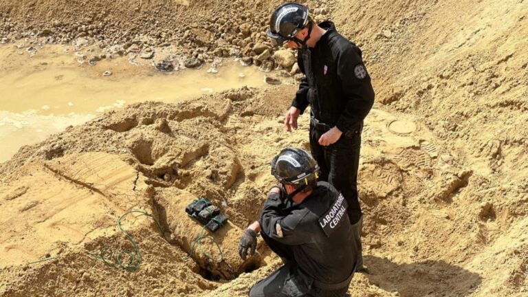 Párizsiak ezreit kellett evakuálni egy világháborús bomba miatt