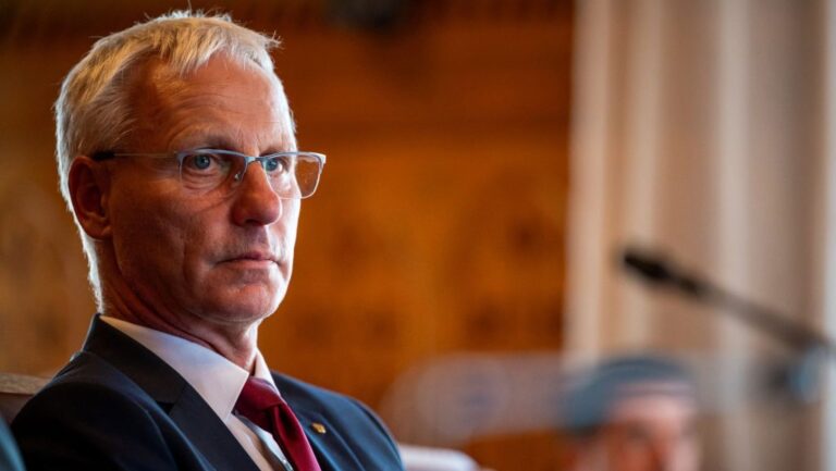 Legfőbb ügyész: Nincs olyan adat, amely szerint Juhász Péter Pál és Soltész Miklós kapcsolatban álltak volna