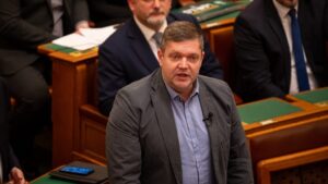 Az MSZP frakcióvezetője arra biztatja a választókat, hogy szavazzanak a Tiszára