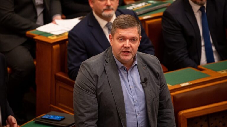 Az MSZP frakcióvezetője arra biztatja a választókat, hogy szavazzanak a Tiszára