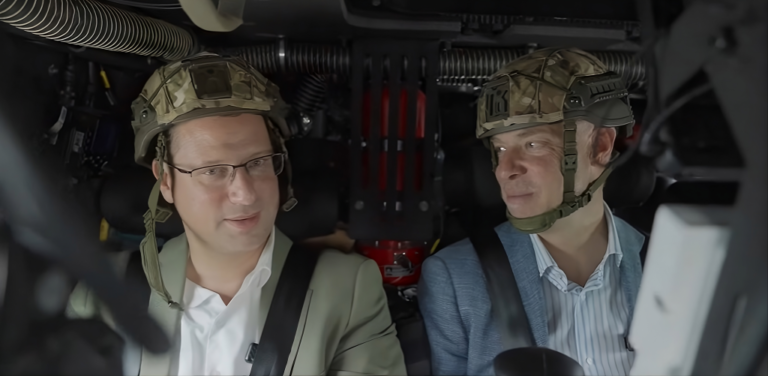 Szalay-Bobrovniczky Kristóf: A fegyveres erők politizálástól való távol tartása mindannyiunk közös érdeke, sajnálatos, hogy Pálinkás százados számára ez nem egyértelmű