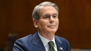 Amerika a gazdasági blokáddal „megfojtja” Iránt