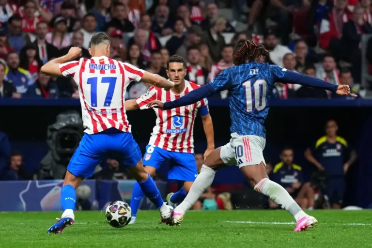 Tisztázta az UEFA, azért vonták vissza az Arsenal tizenegyesét, mert nem szabálytalankodott a védő