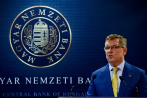 Még mindig van lejjebb az MNB-botrány főszereplője számára